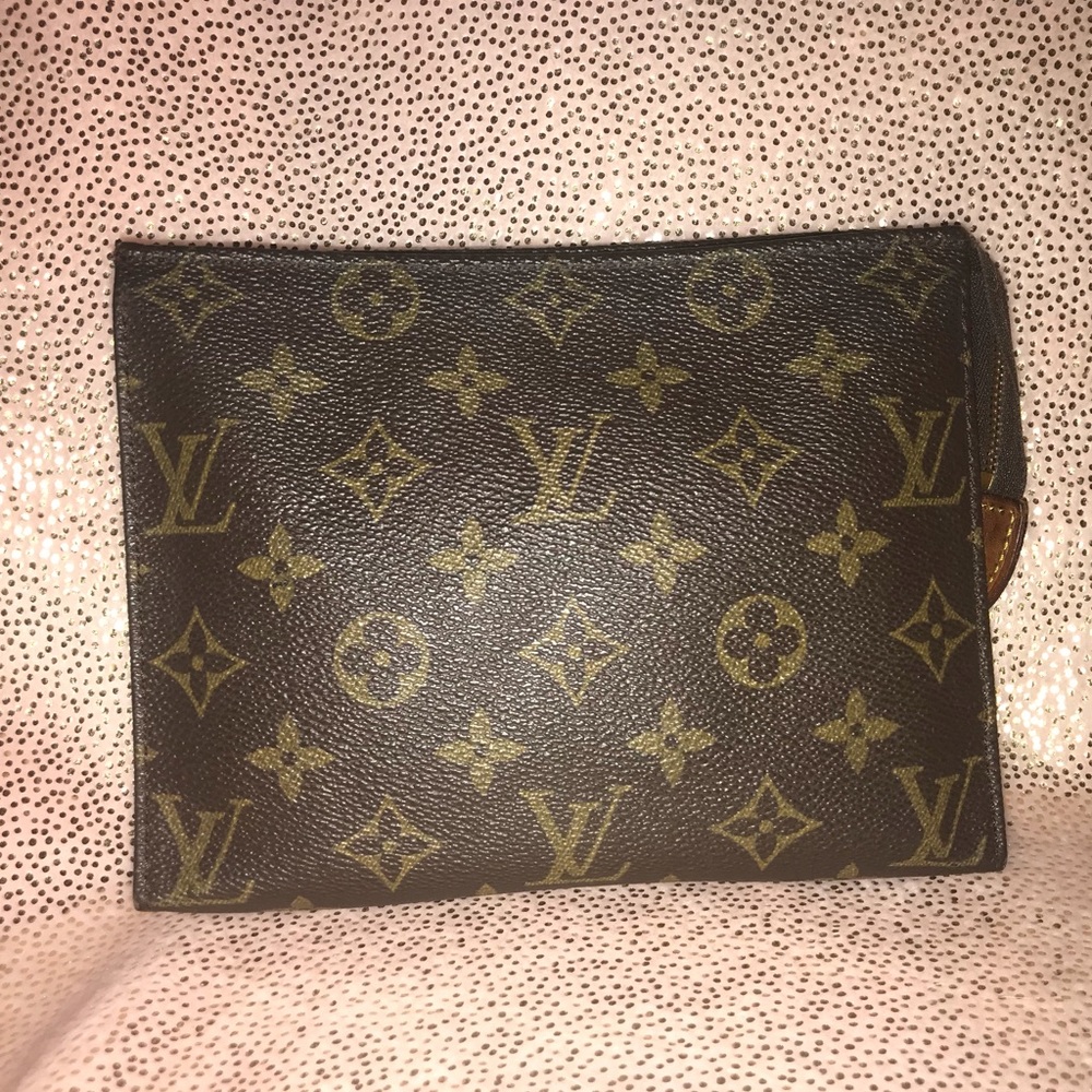 🌺preloved Monogram Toiletry 19🌺